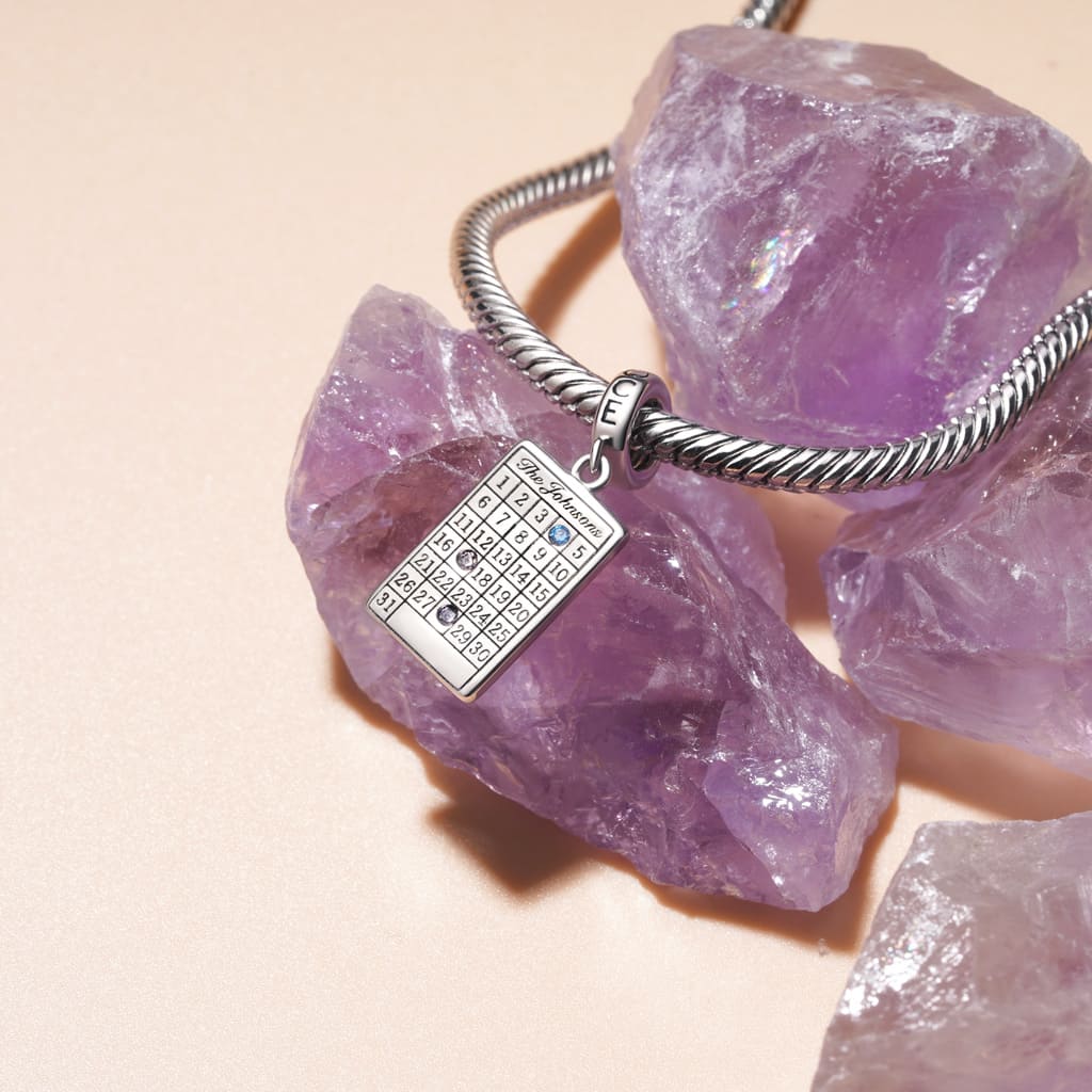 จี้ปฏิทินแกะสลักพร้อมพลอยประจำวันเกิด image number 4