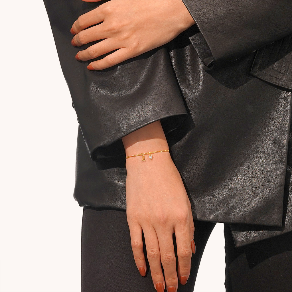 สร้อยข้อมือหัวใจตัวอักษรส่วนตัว image number 3