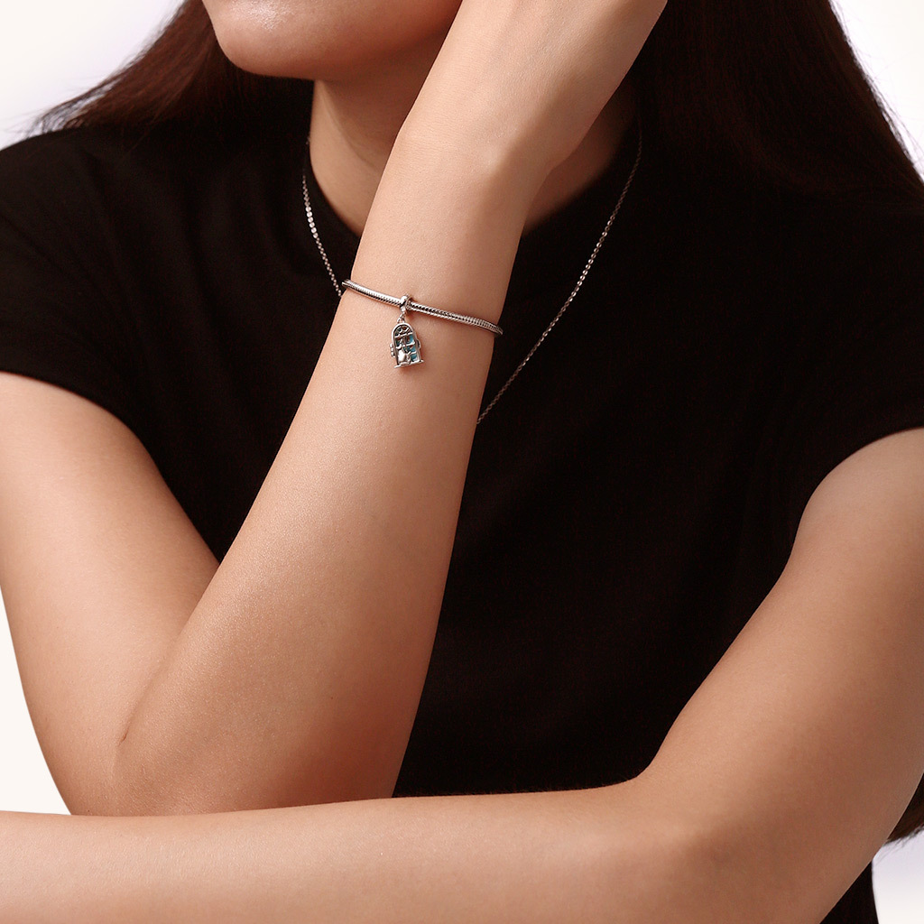 จี้แมวมองออกหน้าต่าง image number 4