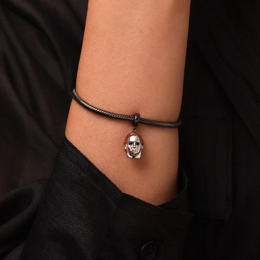 จี้ไมเคิล ไมเออร์สเปื้อนเลือด image number 5