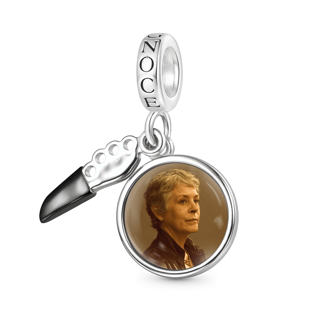 จี้แข็งแกร่งของ Carol Peletier image number 0