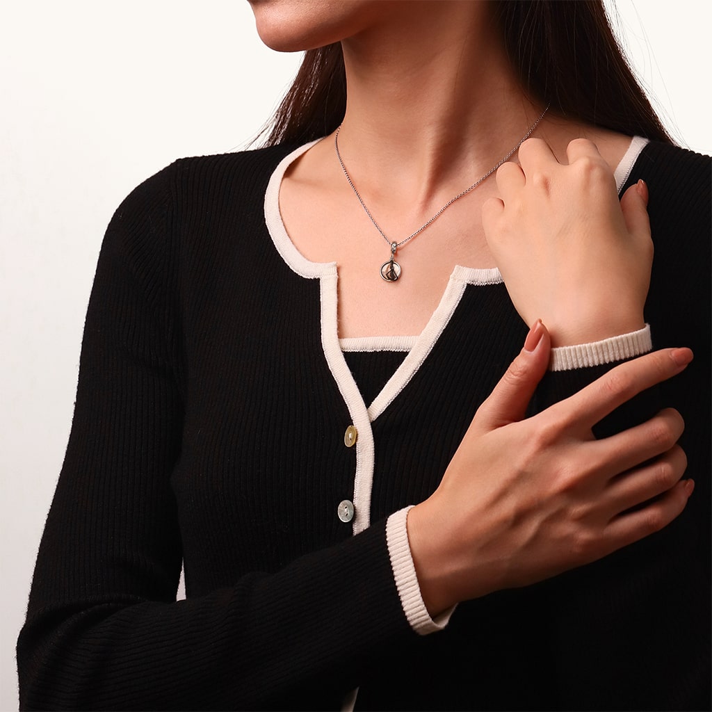 Daryl Dixon & จี้หน้าไม้ image number 3