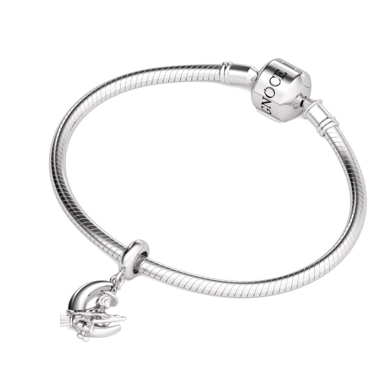 พระจันทร์และแม่มดเวทมนตร์ image number 2