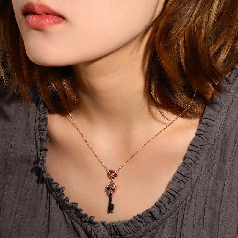 สร้อยคอกุญแจรูปกะโหลก image number 2