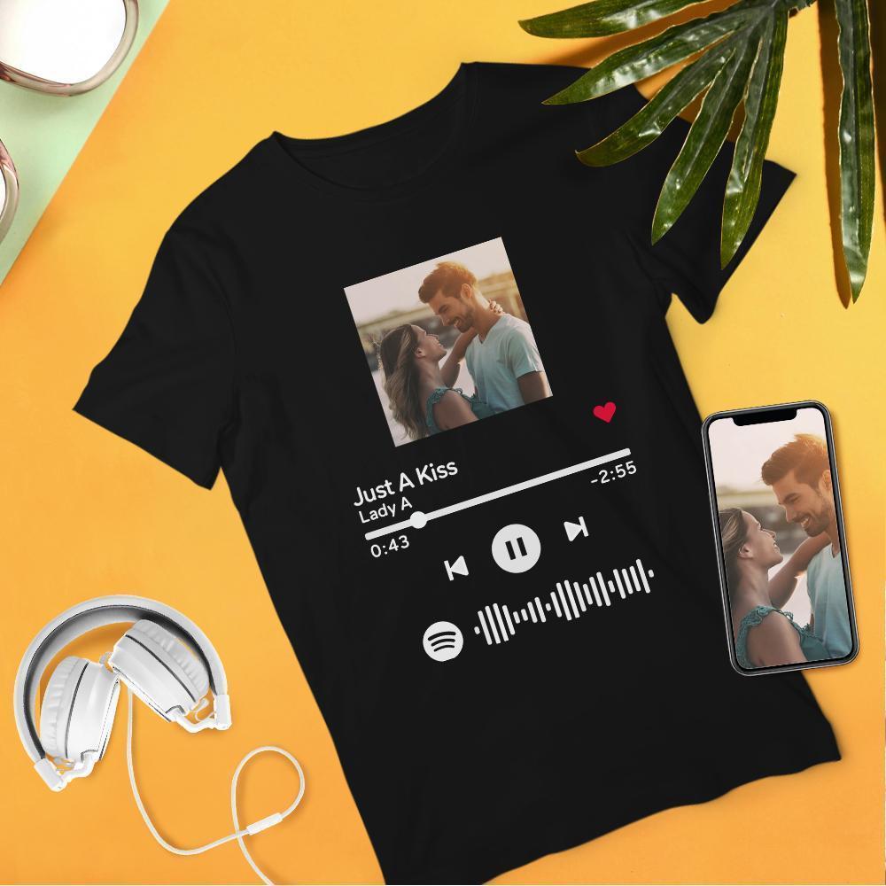 Camiseta De Algodón Gris Con Diseño De Portada De Álbum Y Código Escaneable De Spotify Personalizado. - 