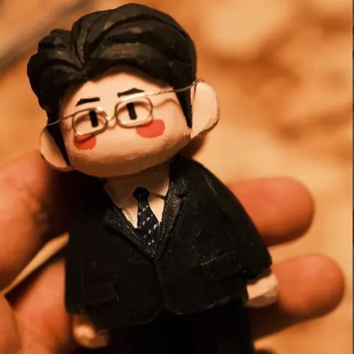 Custom Photo Wooden Single-Person Figurine Personalized 3D Handcrafted Mini Figures - MyJigsawPuzzleAu