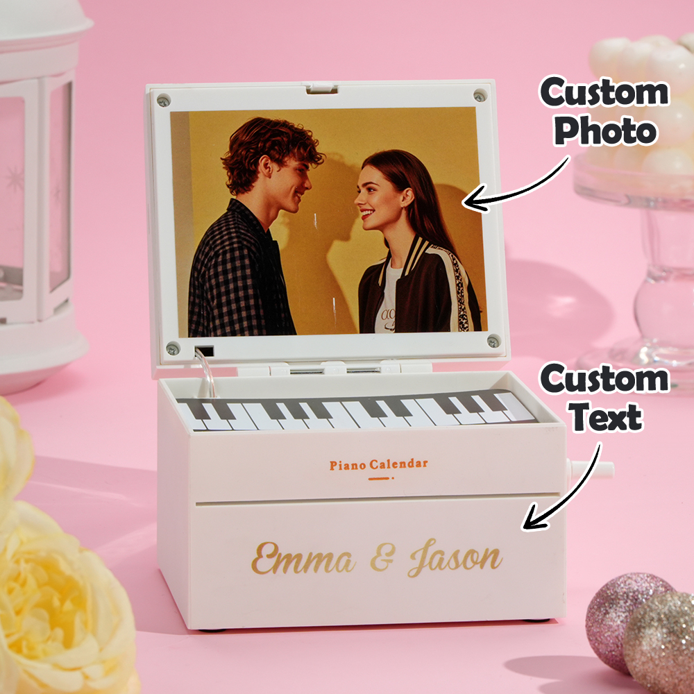 2025 Swiftie Piano Desk Calendar: Mini Playable Piano with 52 Weekly Music Sheets & Advent Calendar Feature - makephotopuzzleuk