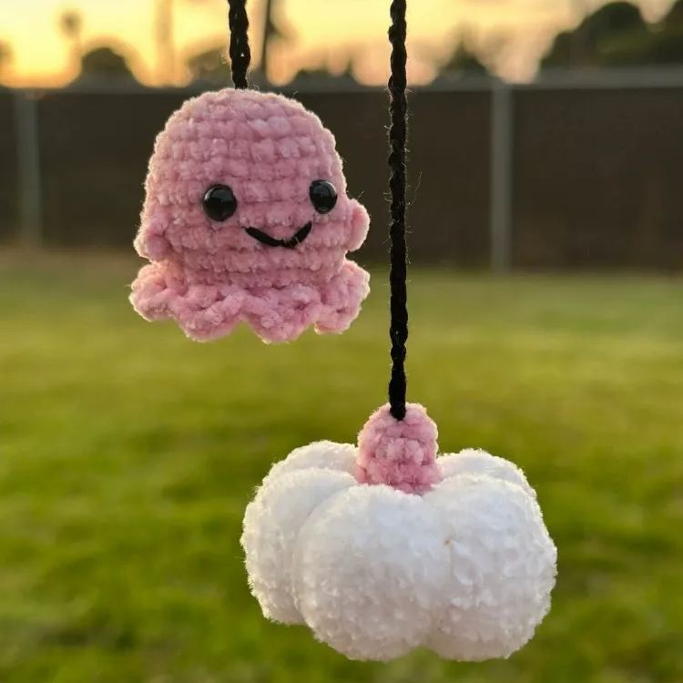 Crochet Bat Car Charm: Halloween Rearview Mirror Decoration - makephotopuzzleuk