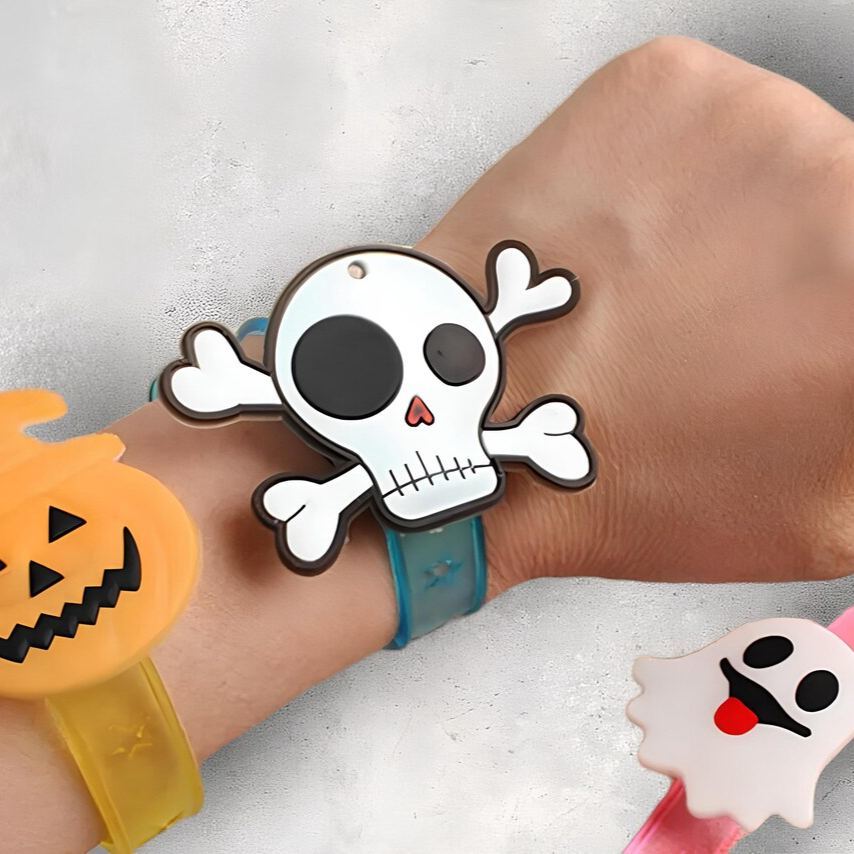Halloween LED Ring Light Up Rings Halloween Toys Glow in The Dark Halloween Party Favors for Kids Adults LED Flash Rings - makephotopuzzleuk
