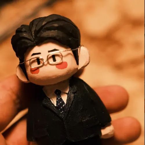 Custom Wooden Single-Person Photo Figurine Personalized Flat or 3D Handmade Miniature Figure - makephotopuzzleuk