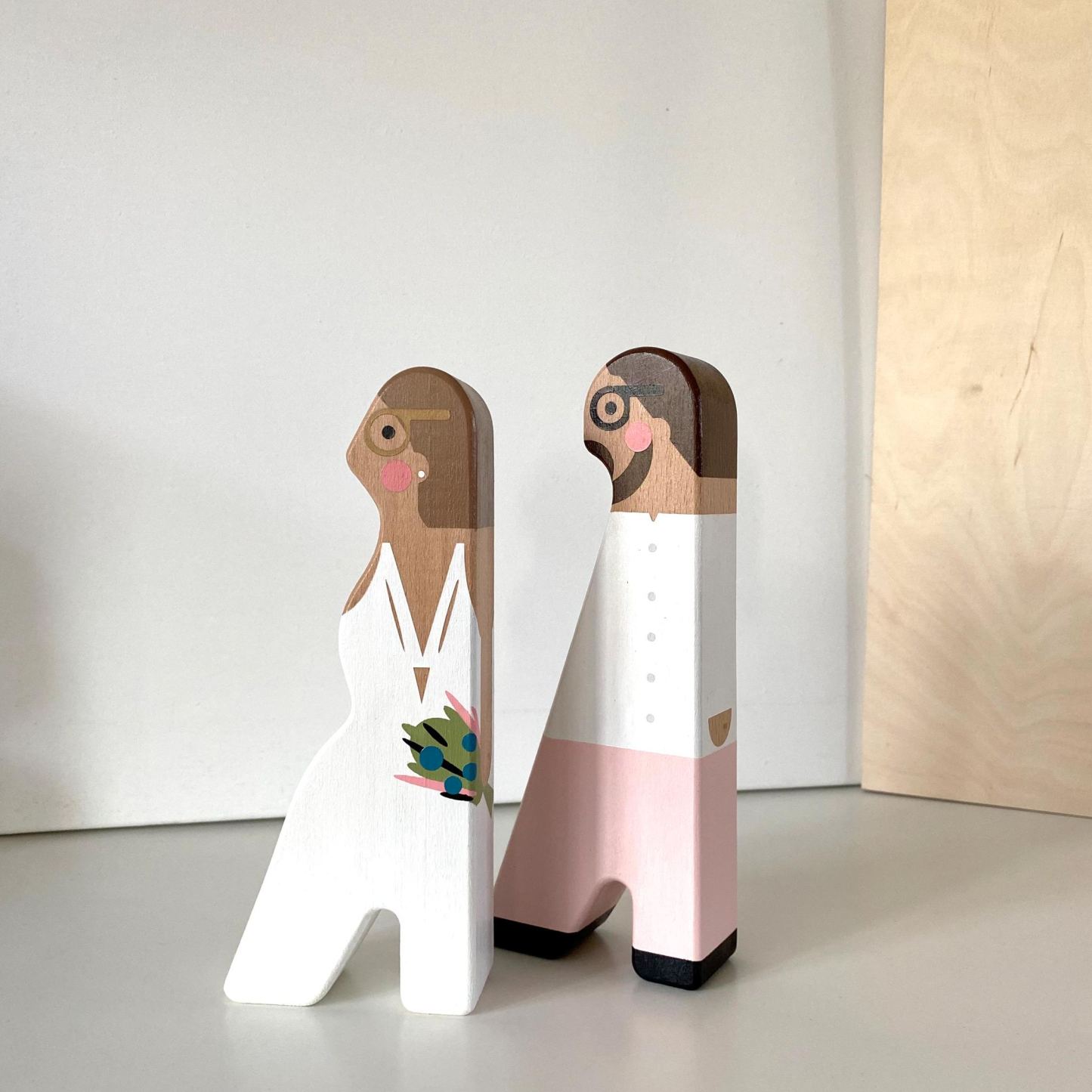 Personalized Wooden Couple Figurine – Custom Wedding Doll Gift from Photo, Minimalist Handcrafted Wood Decor for Anniversary & Bridal Gift - makephotopuzzleuk