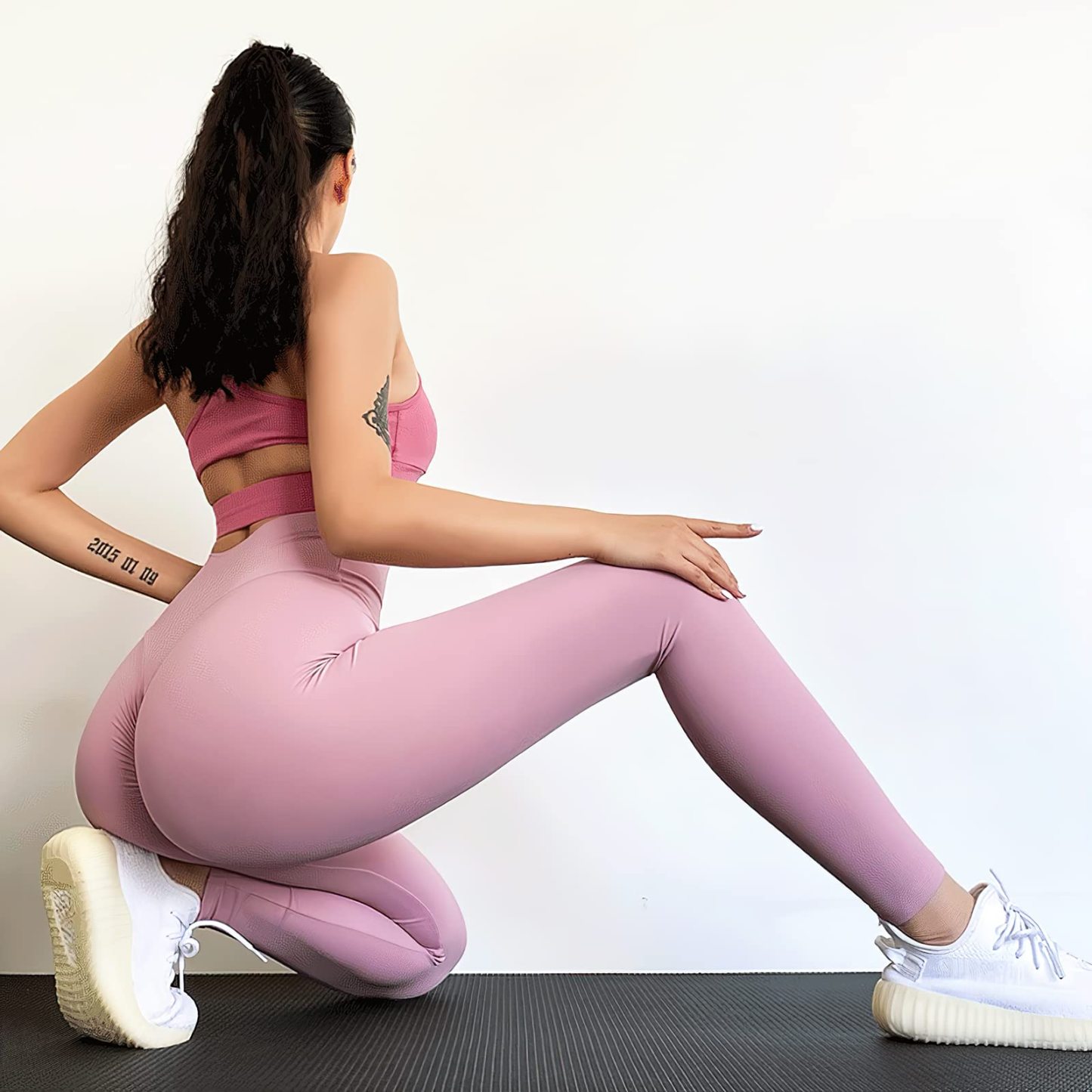 Ins Internet celebrity double-sided brushed nude yoga pants women's European and American high-waisted peach butt lifting sports chrysanthemum fitness pants