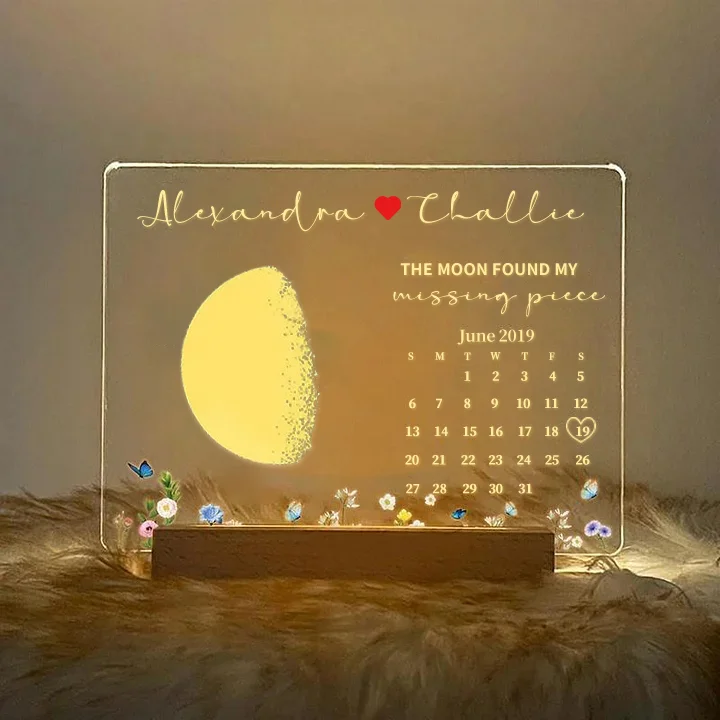Anniversary Gift "The Moon Found My Missing Piece" Night Light Valentine`s Day Gift for Couples