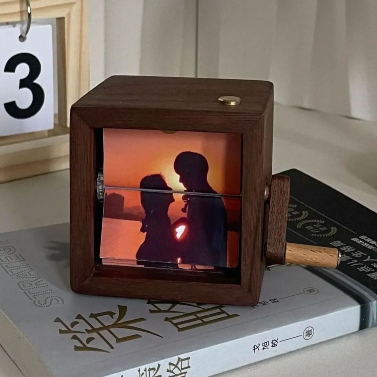 Custom Photo Flipbook Frame Animation Machine Mechanical Hand-cranked Flipbook Box Photo Album with Light Black Walnut Anniversary Gifts - 