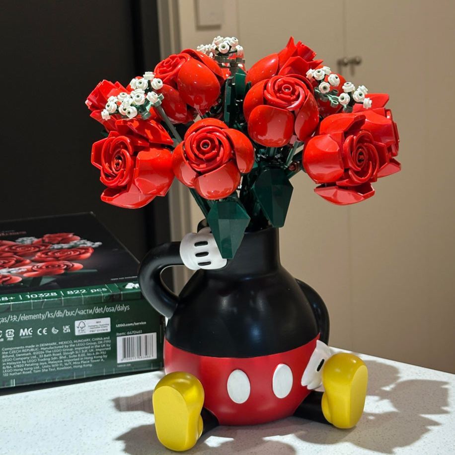 Cartoon Hand Rose Bouquet Building Blocks Creative Desk Decor & Romantic Gift For Couple - 
