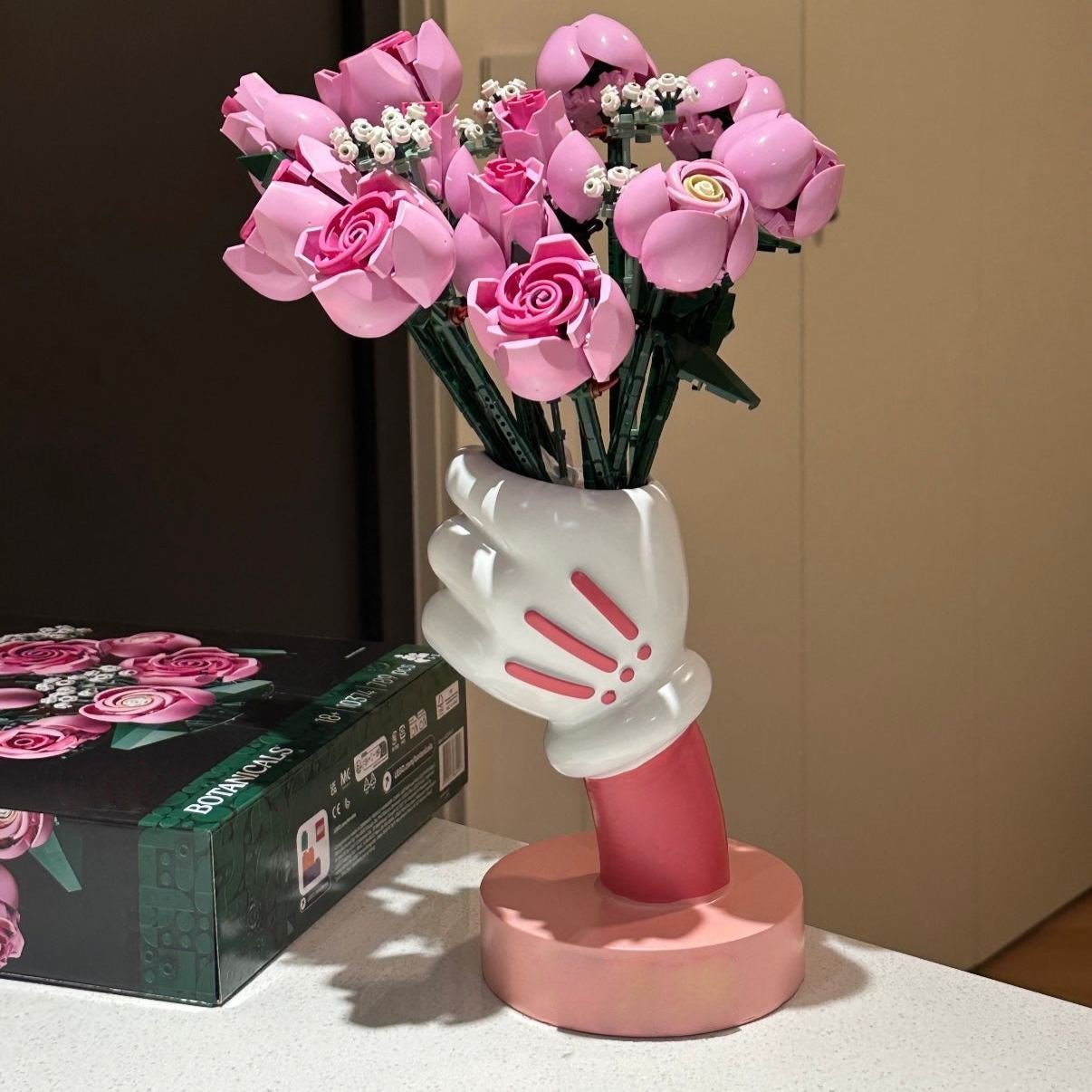 Cartoon Hand Rose Bouquet Building Blocks Creative Desk Decor & Romantic Gift For Couple - 