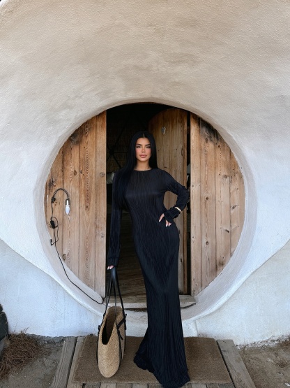 Round Neck Draped Long Sleeve Dress