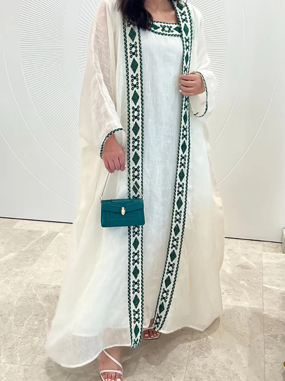 2pcs Embroidered Solid Color Abaya Set