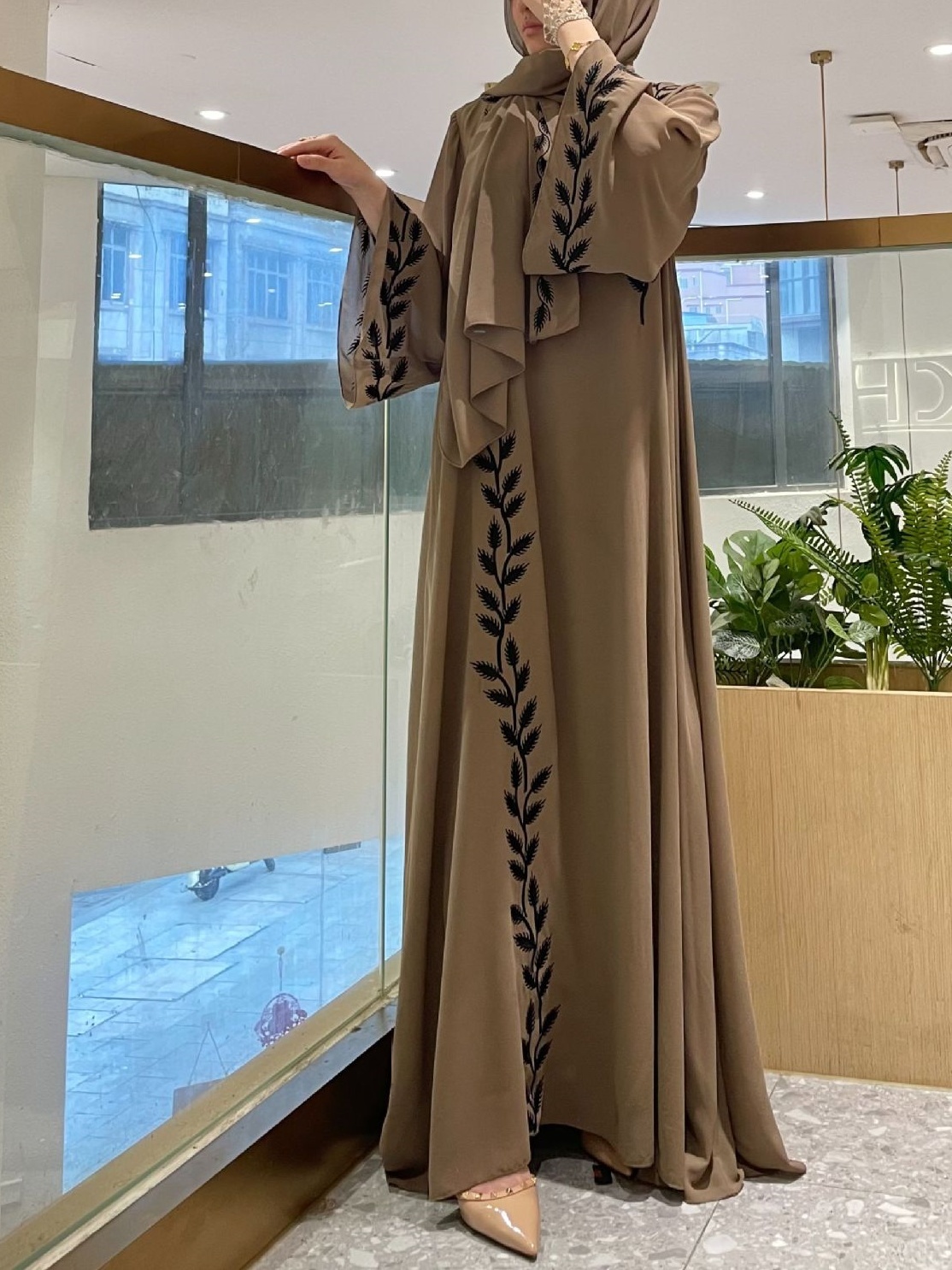 Chiffon Botanical Pattern Embroidered Dress