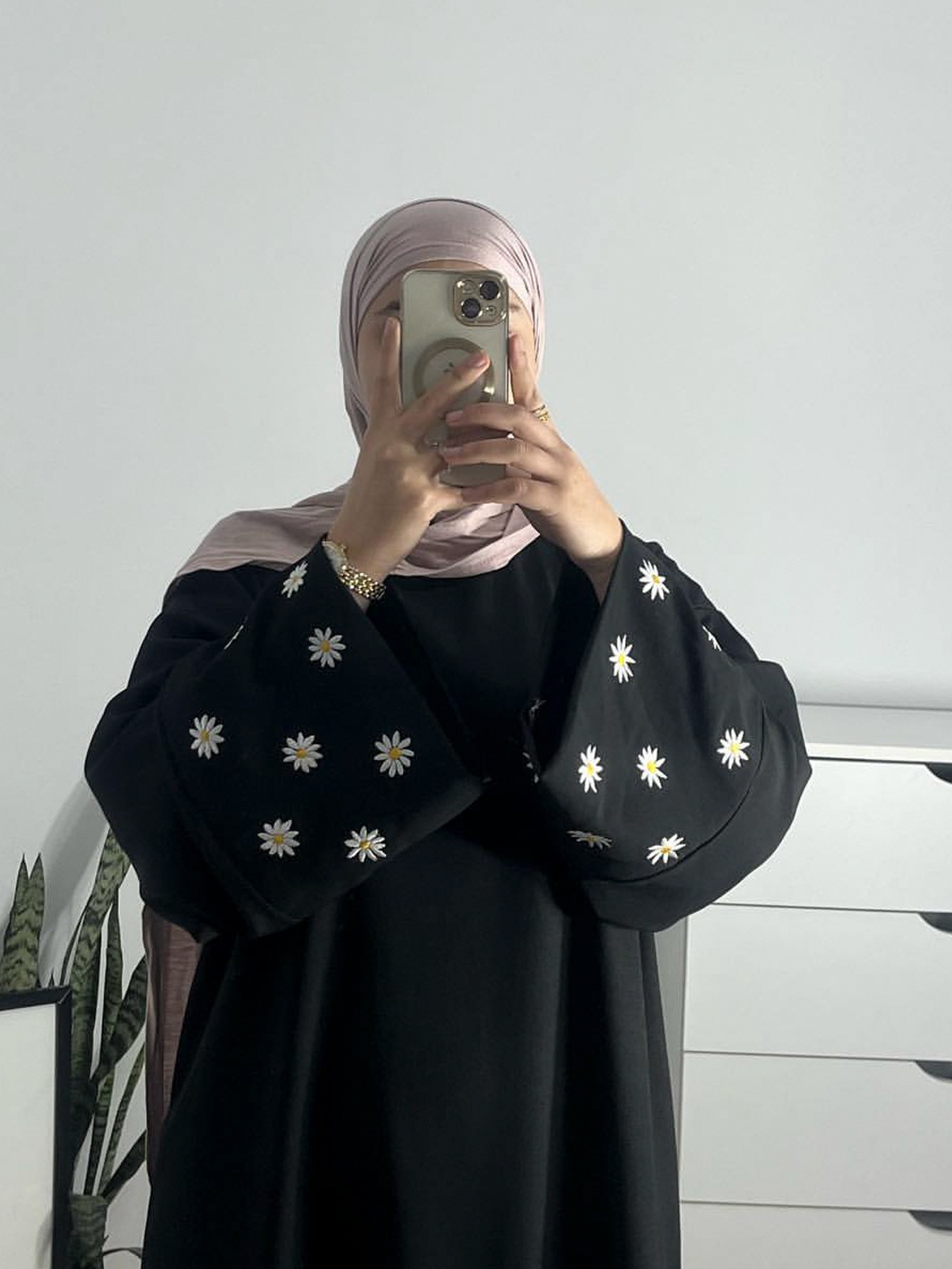 Embroidered Little Daisy Abaya