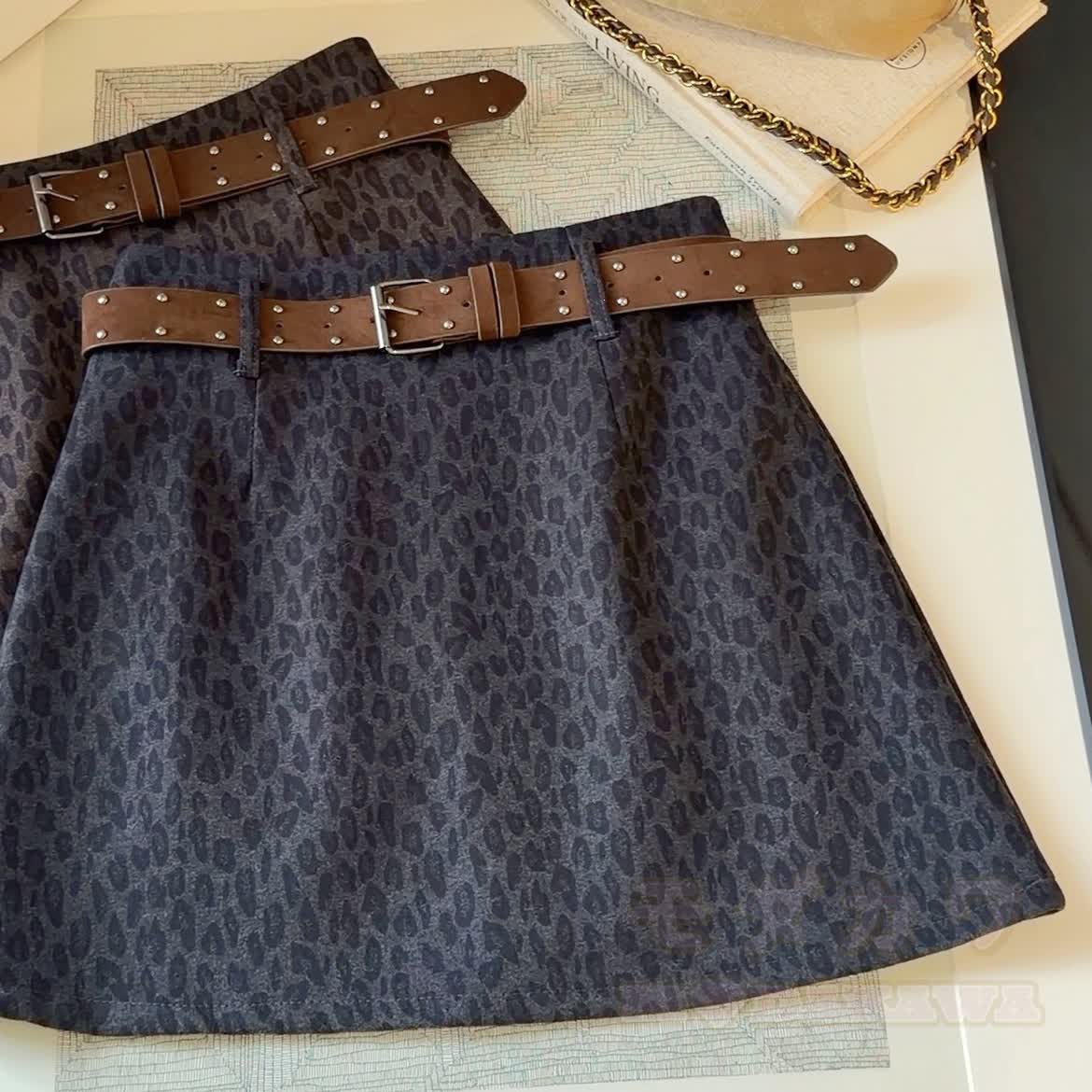 Vintage Leopard Print Mini Skirt with Belt - image 4