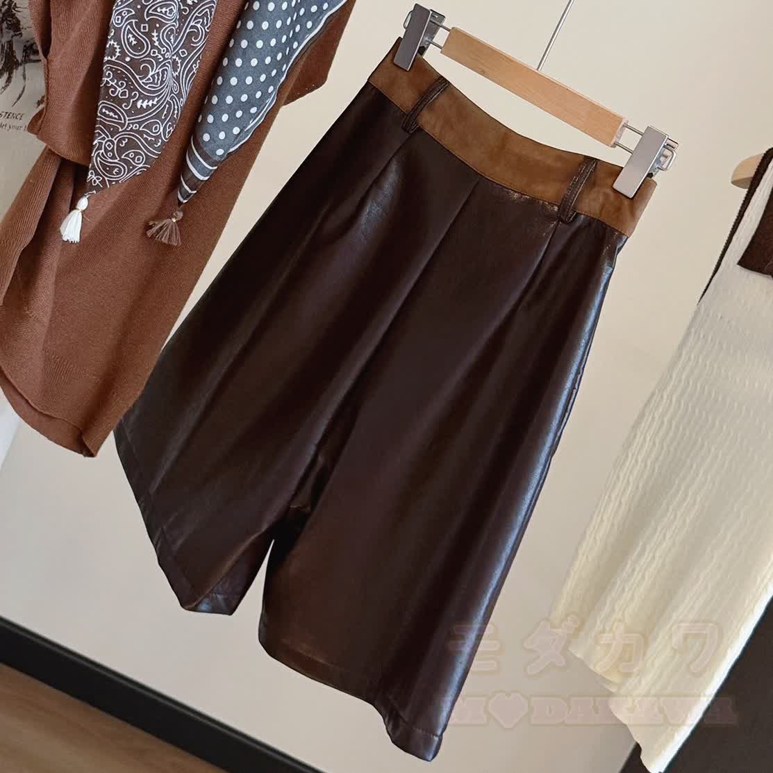 Vintage Faux Leather Wide Leg Shorts - image 3
