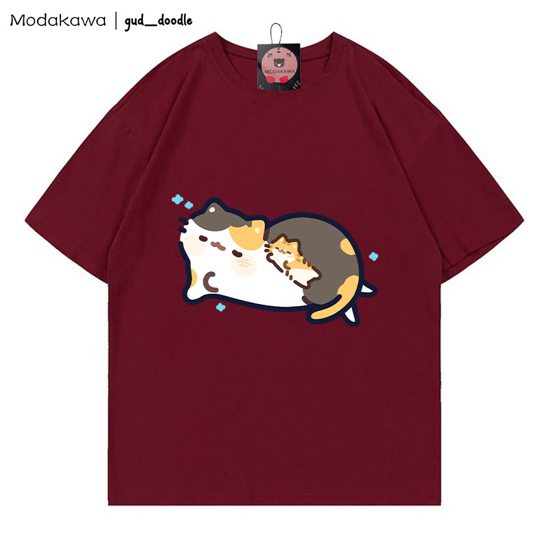 MODAKAWA X gud_doodle Sleeping Cat Print T-shirt - Wine Red - 5XL - image 5
