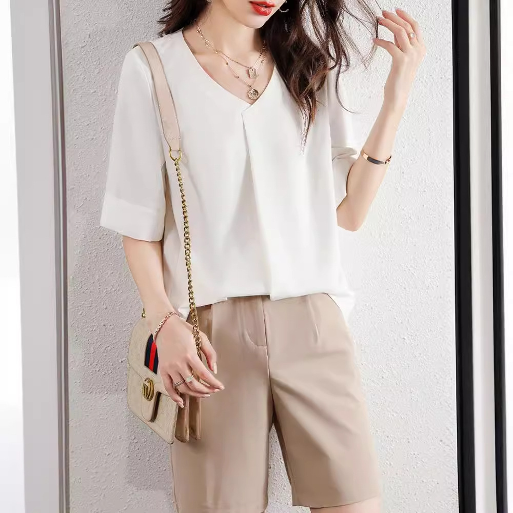 เสื้อชีฟองแขนสั้นคอวีทรงหลวม