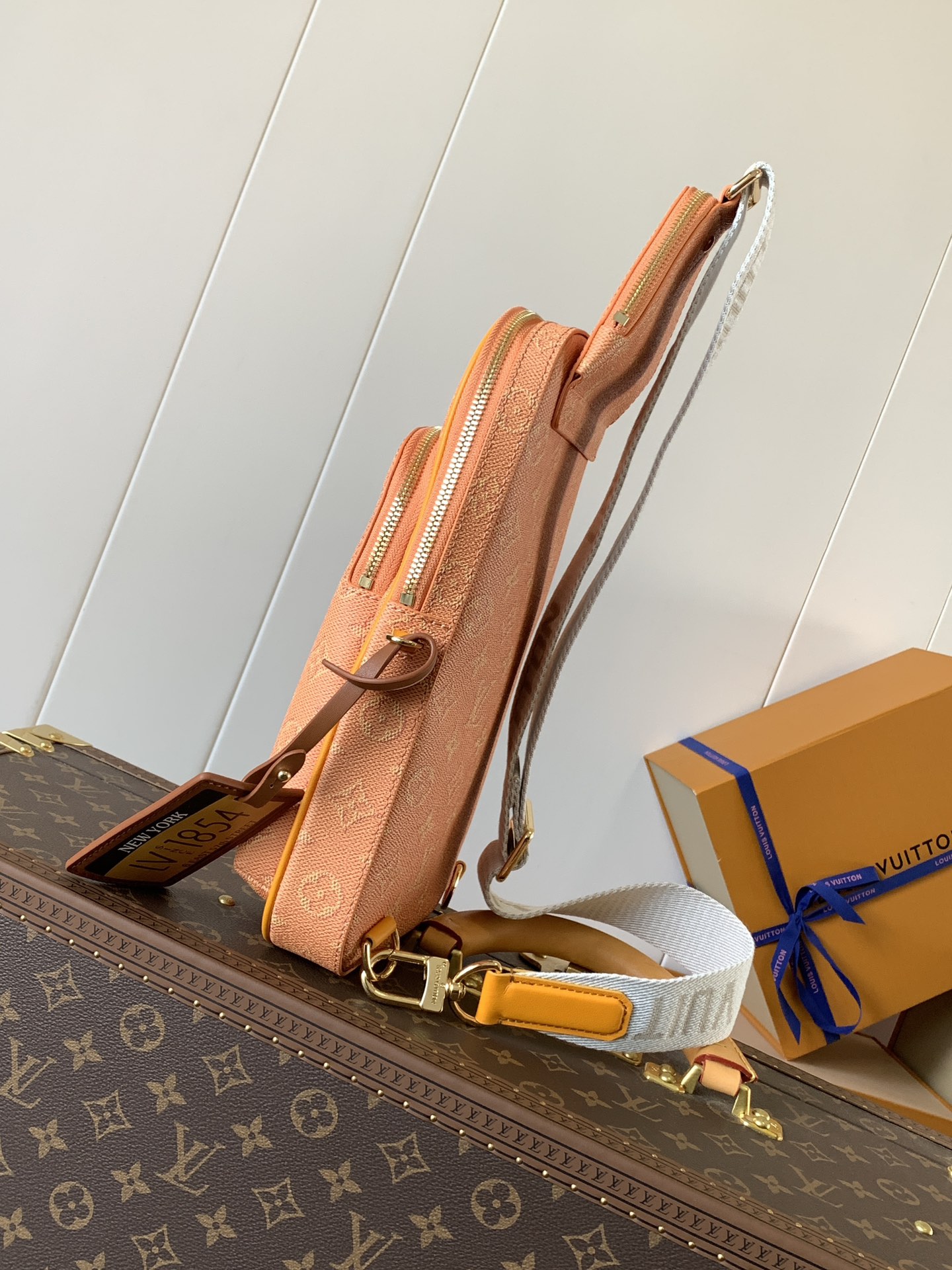 Louis Vuitton M12869 Yellow shoulder bag