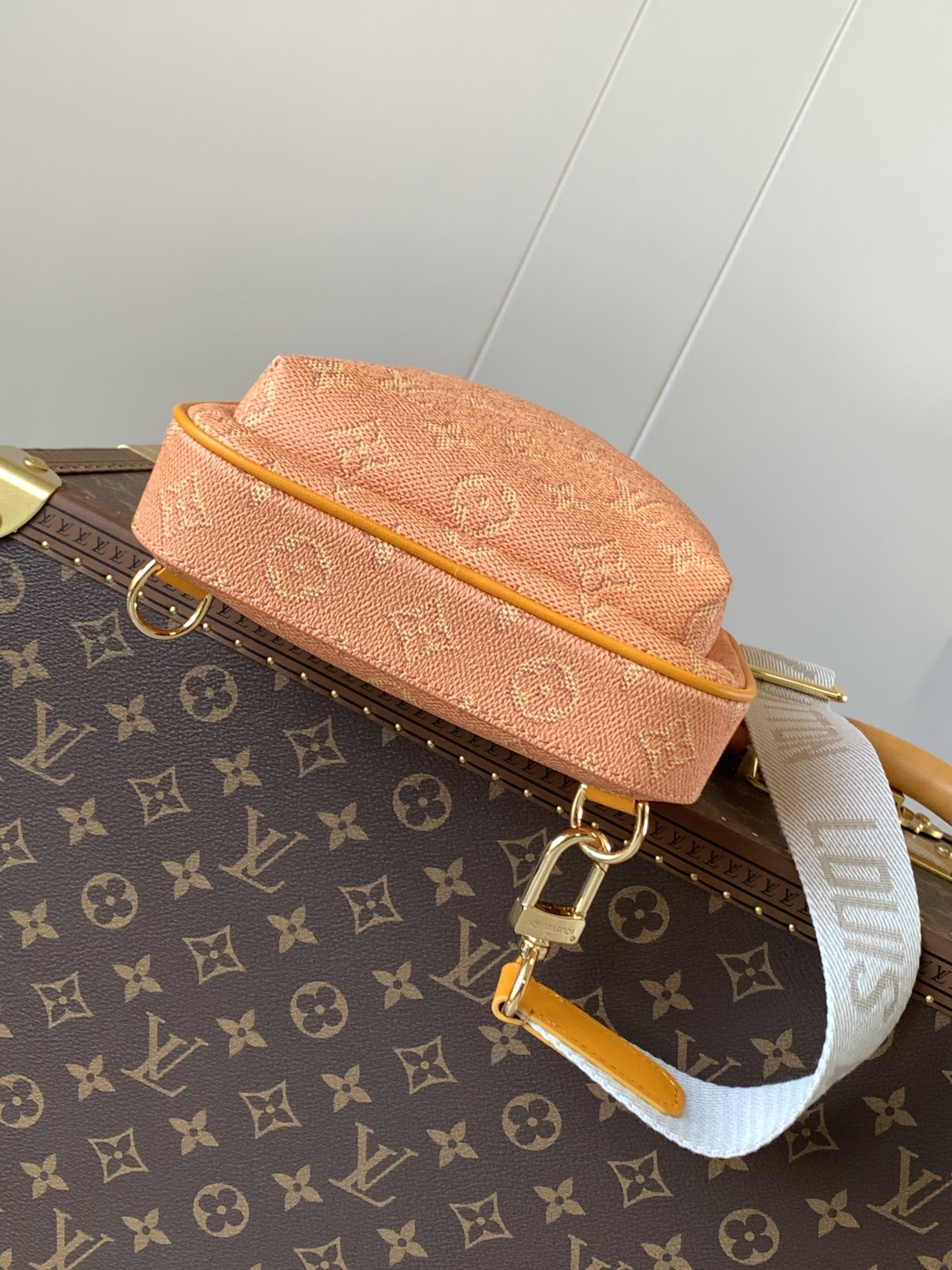 Louis Vuitton M12869 Yellow shoulder bag