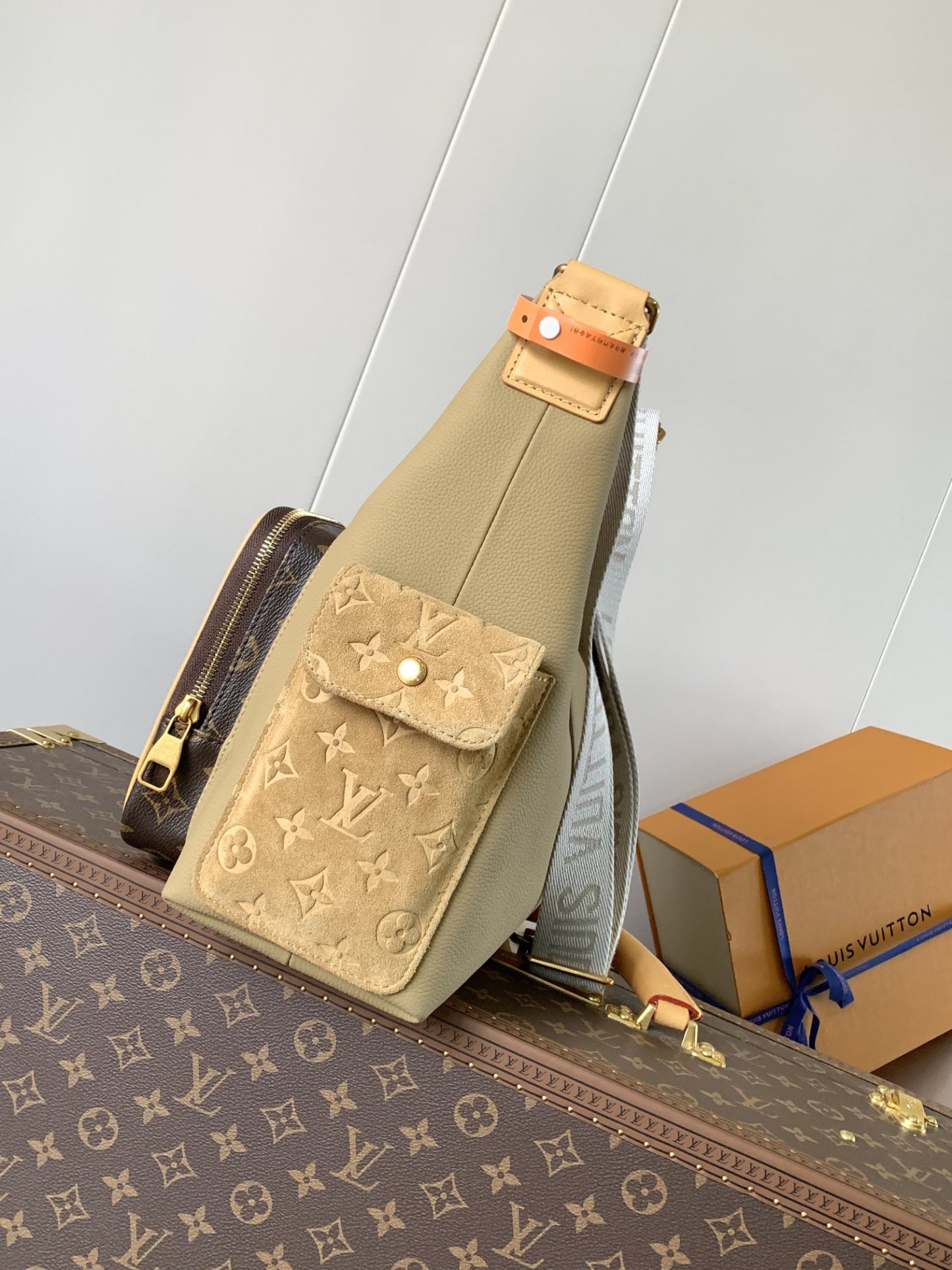 Louis Vuitton Retro shoulder bag