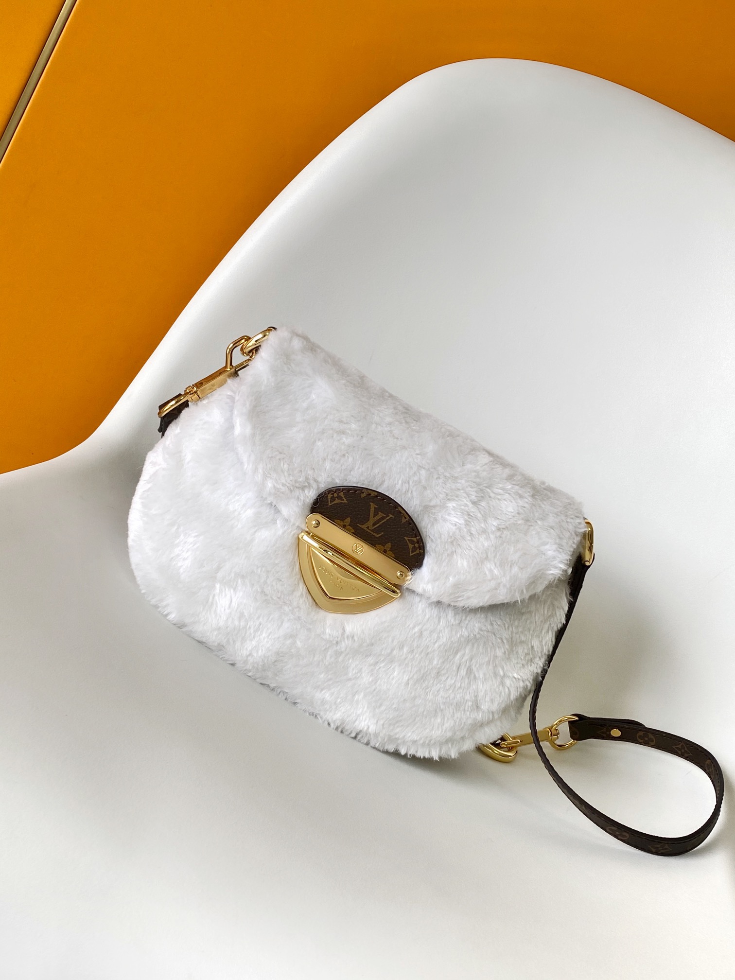 Louis Vuitton Versatile handbag
