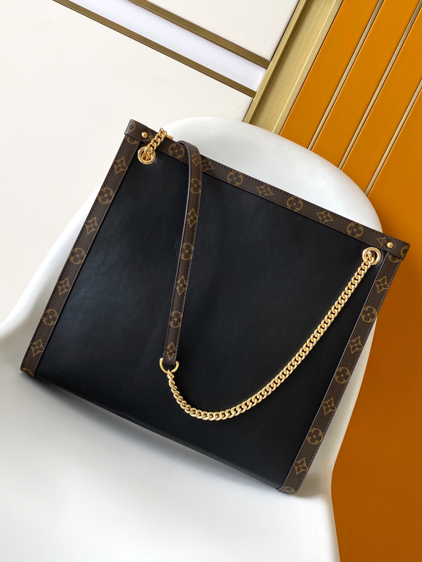 Louis Vuitton Medium sized handbag