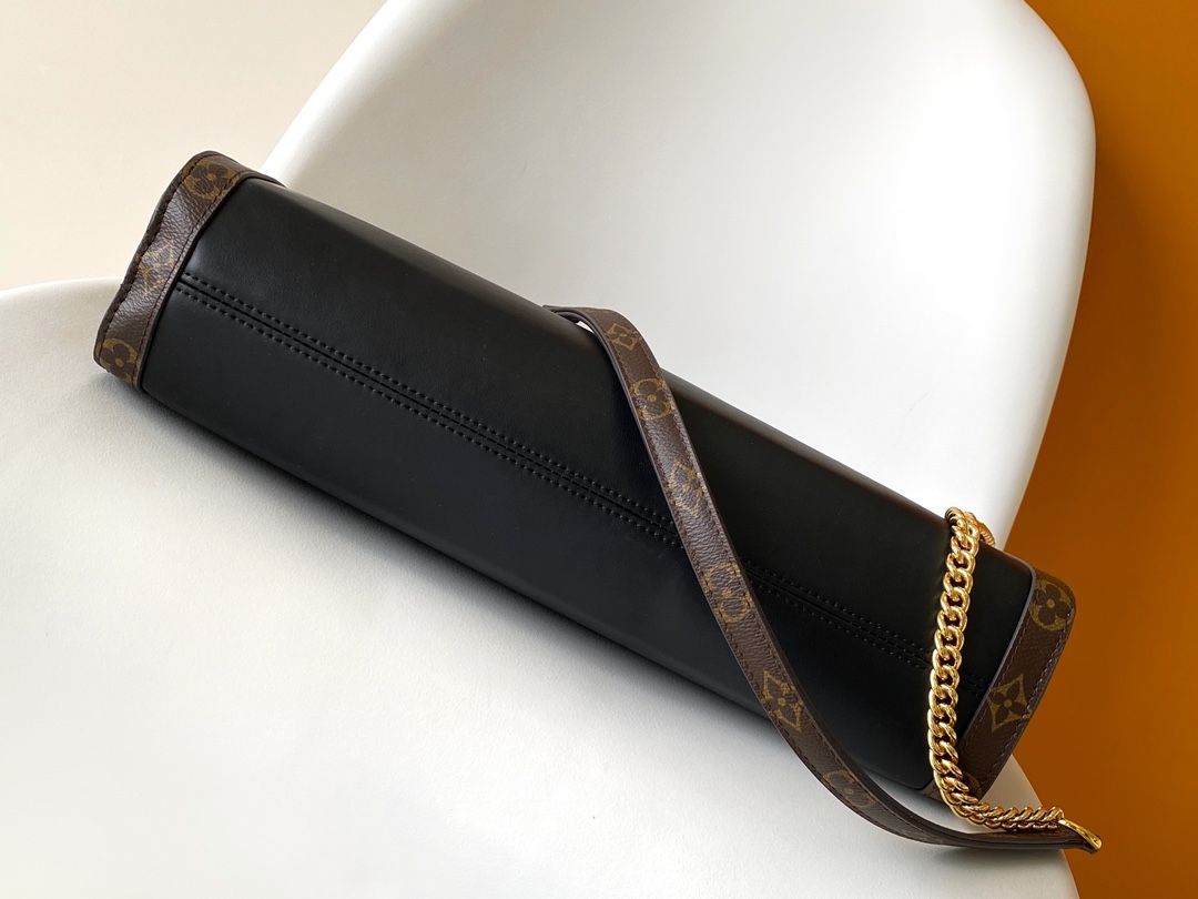 Louis Vuitton Medium sized handbag