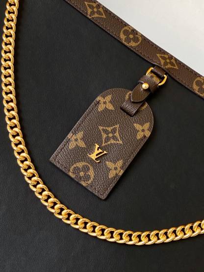 Louis Vuitton Medium sized handbag