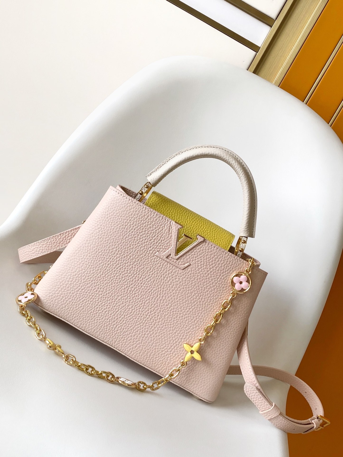 Louis Vuitton Fan shoulder bag