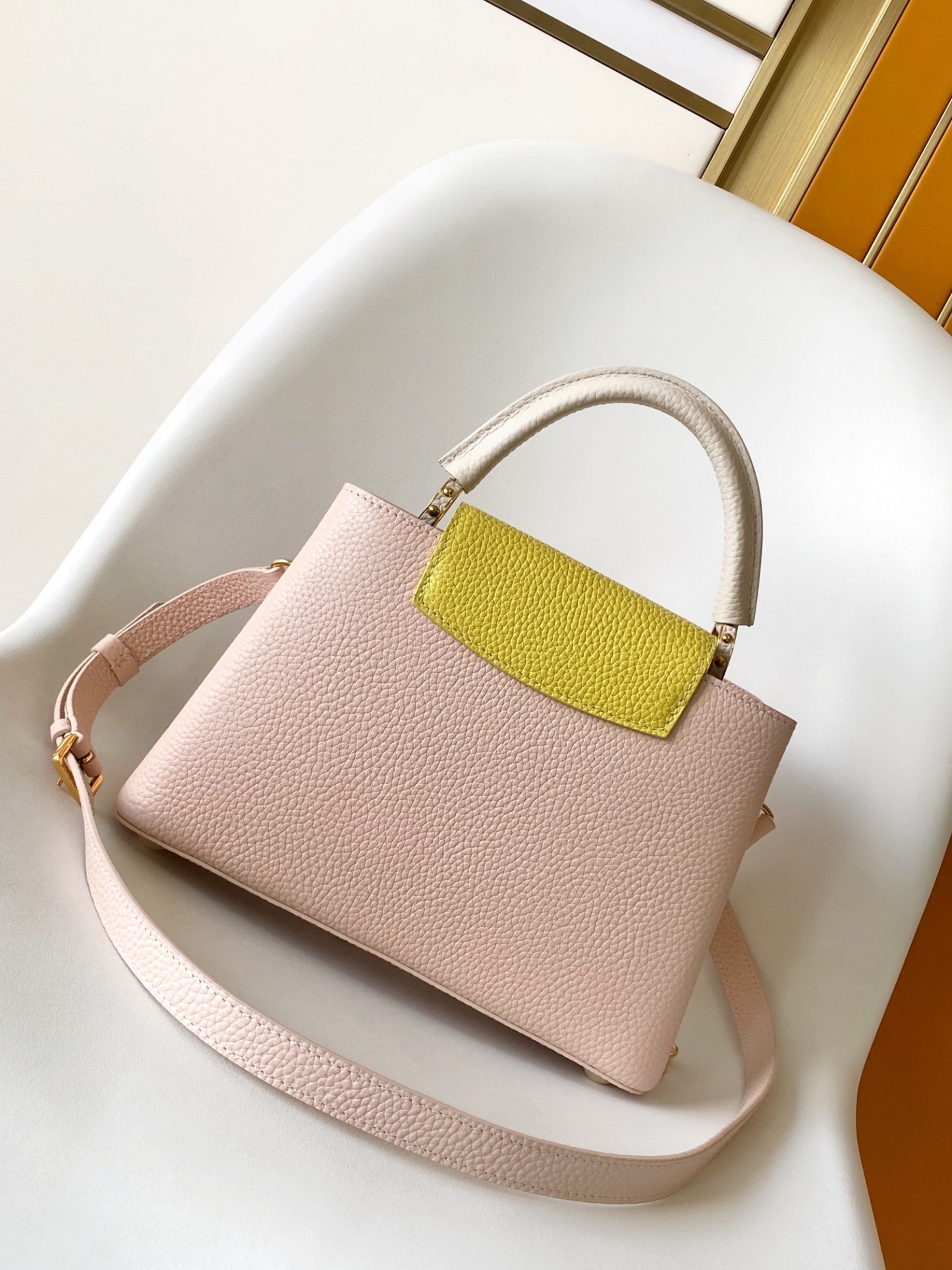 Louis Vuitton Fan shoulder bag