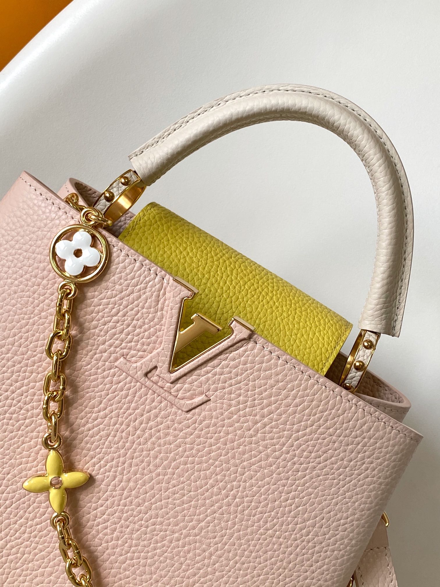 Louis Vuitton Fan shoulder bag