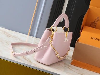 Louis Vuitton Medium handbag