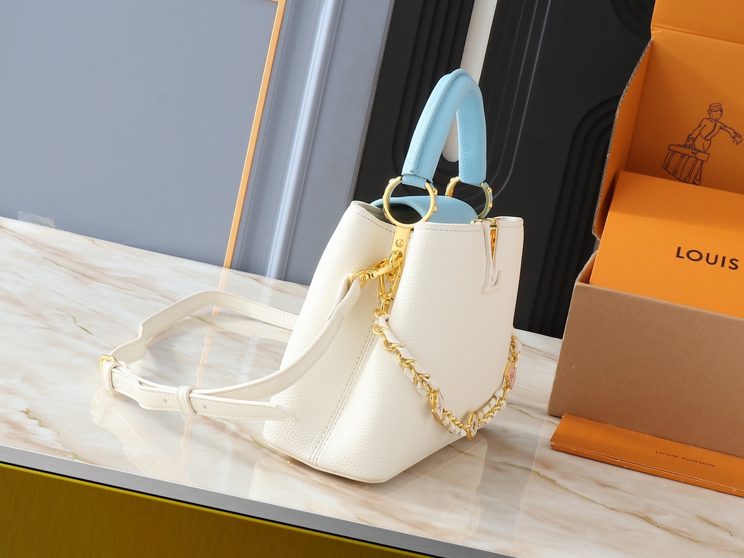 Louis Vuitton Medium handbag