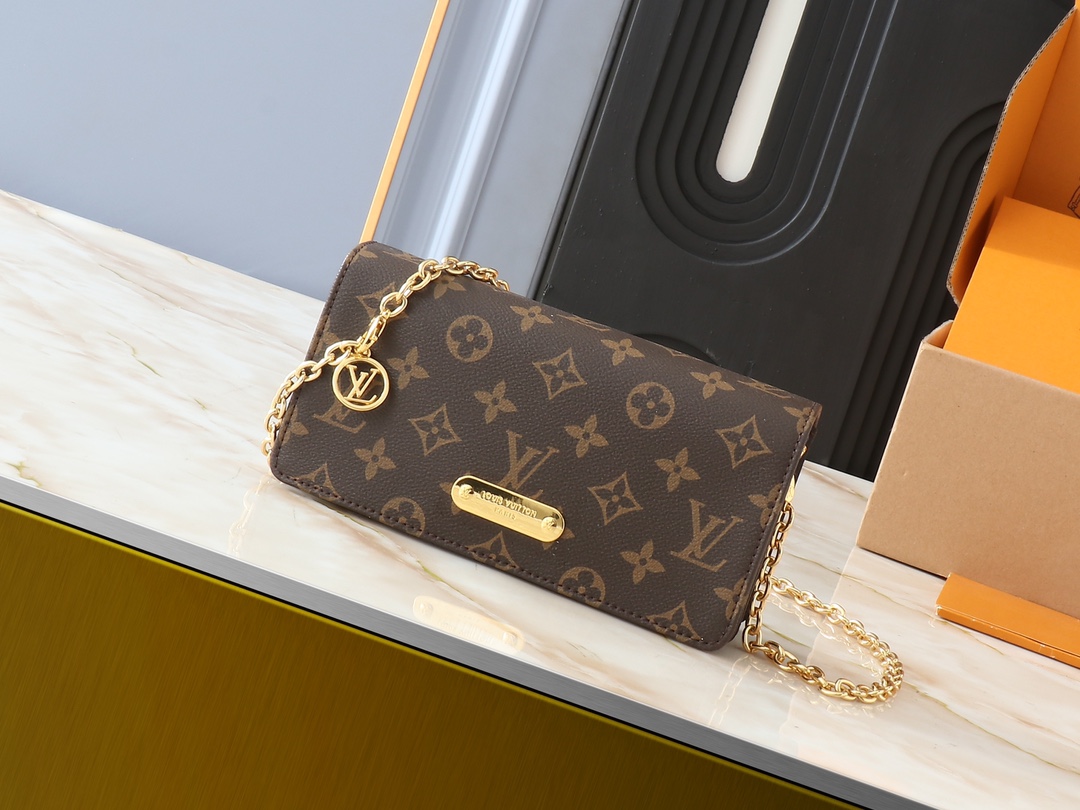 Louis Vuitton Retro shoulder bag