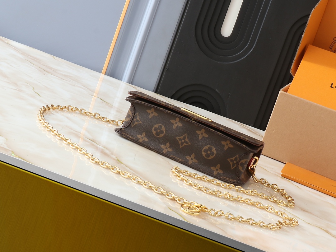 Louis Vuitton Retro shoulder bag