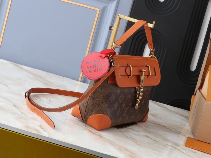 Louis Vuitton messenger bag