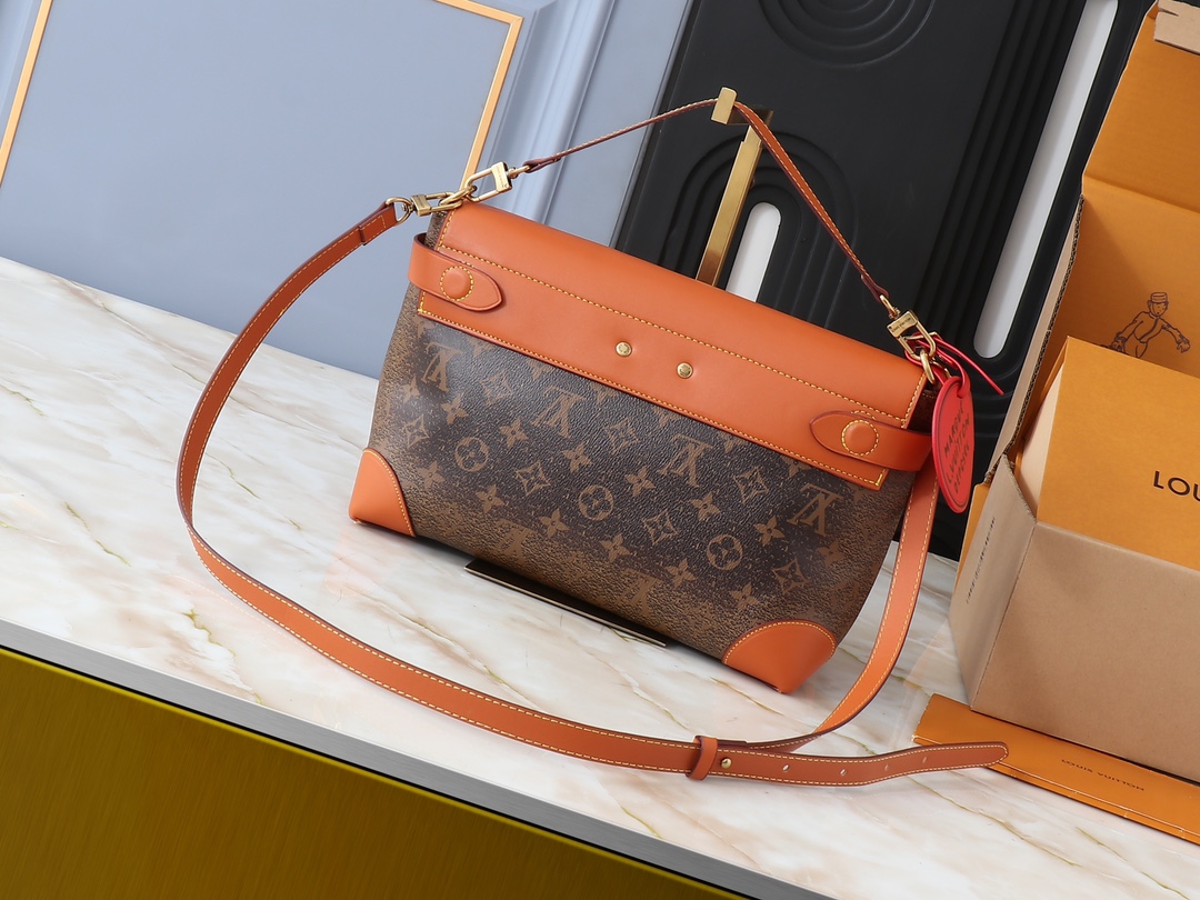 Louis Vuitton messenger bag