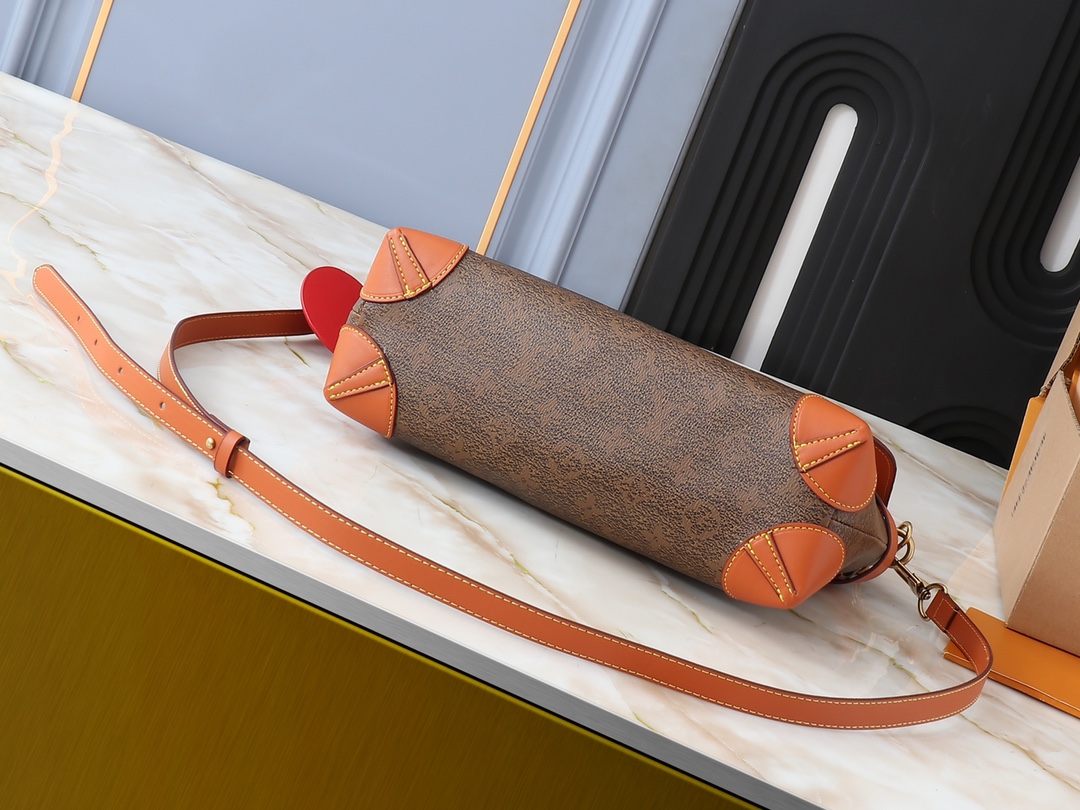 Louis Vuitton messenger bag