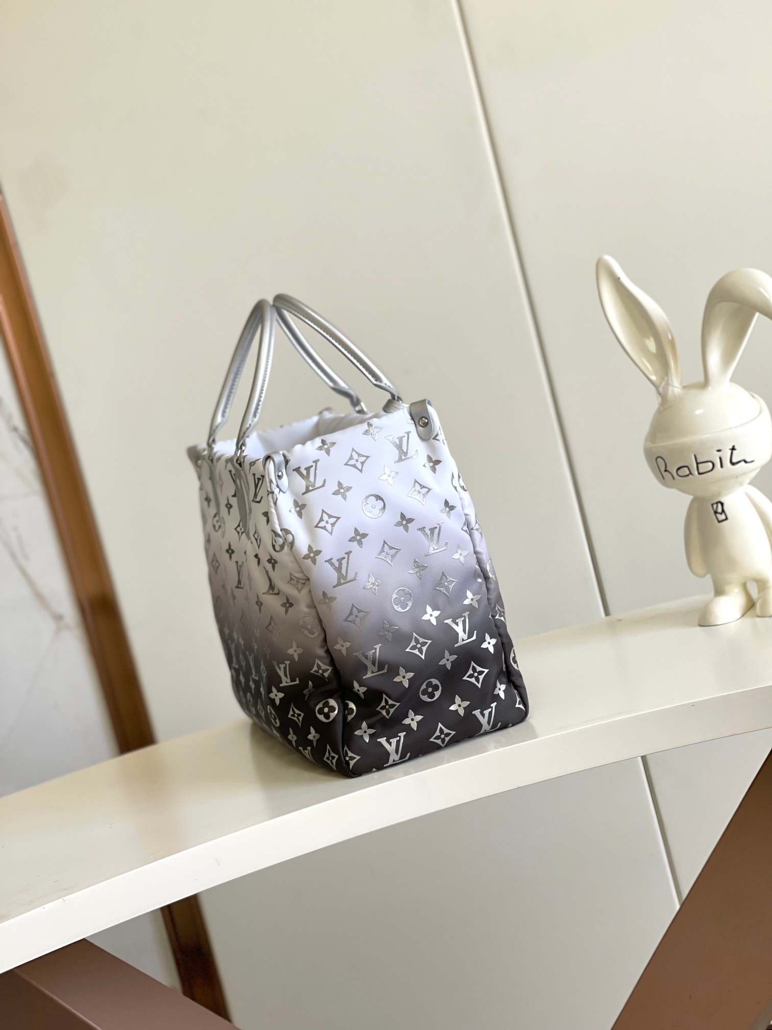 Louis Vuitton Medium handbag