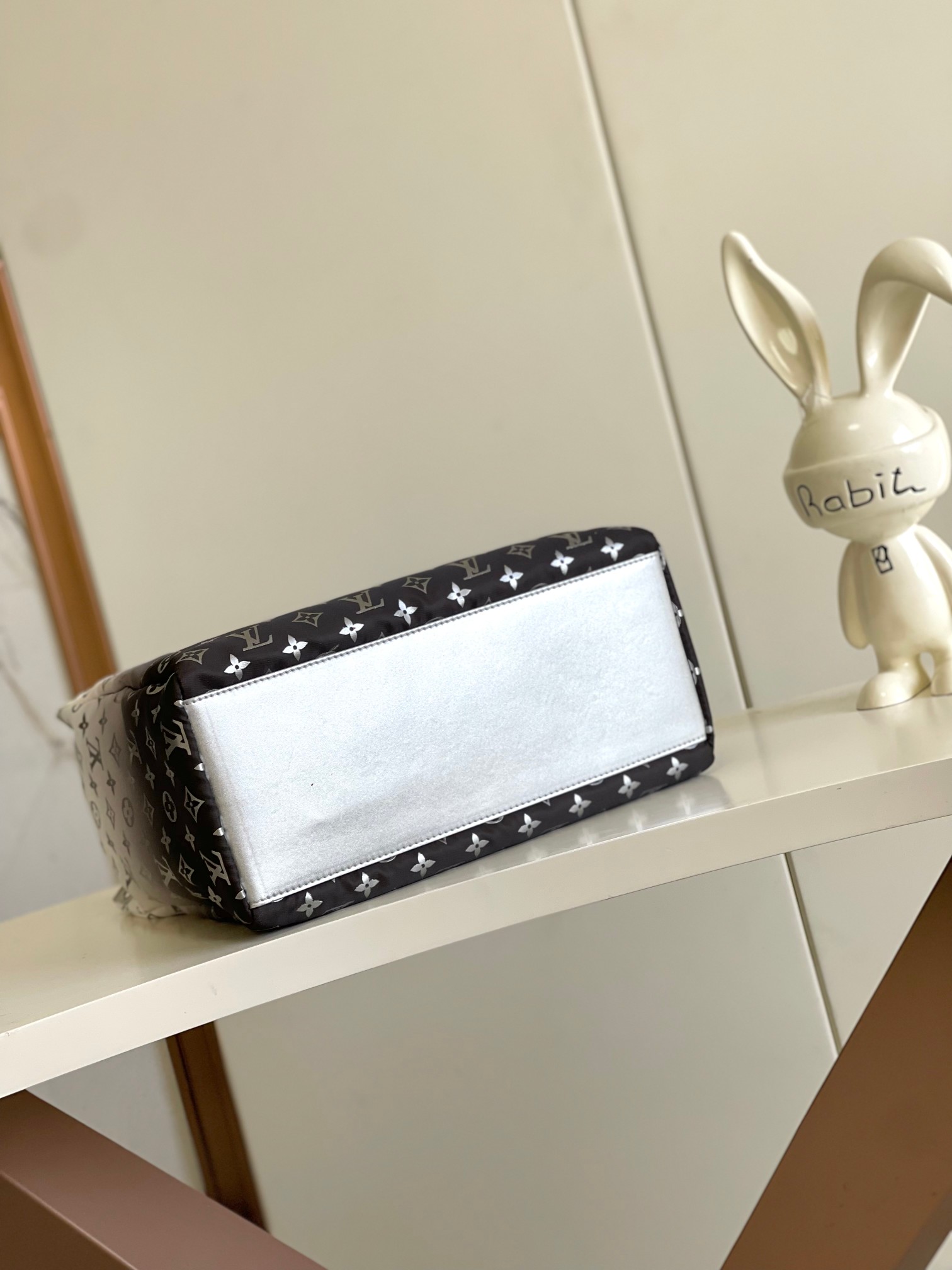 Louis Vuitton Medium handbag