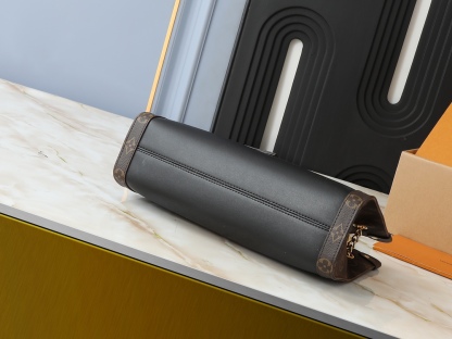 Louis Vuitton New handbag