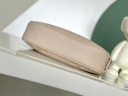 Louis Vuitton New shoulder bag