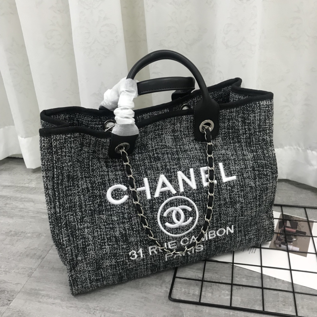 CHANEL Ladies handbag